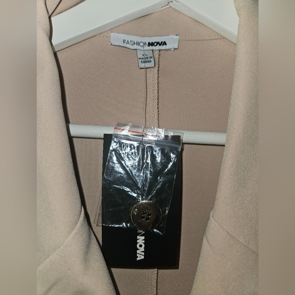Fashion Nova - Enterprise Blazer dress - XL - Neutral Pink - Picture 2 of 5